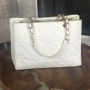CHANEL Grand Shopper